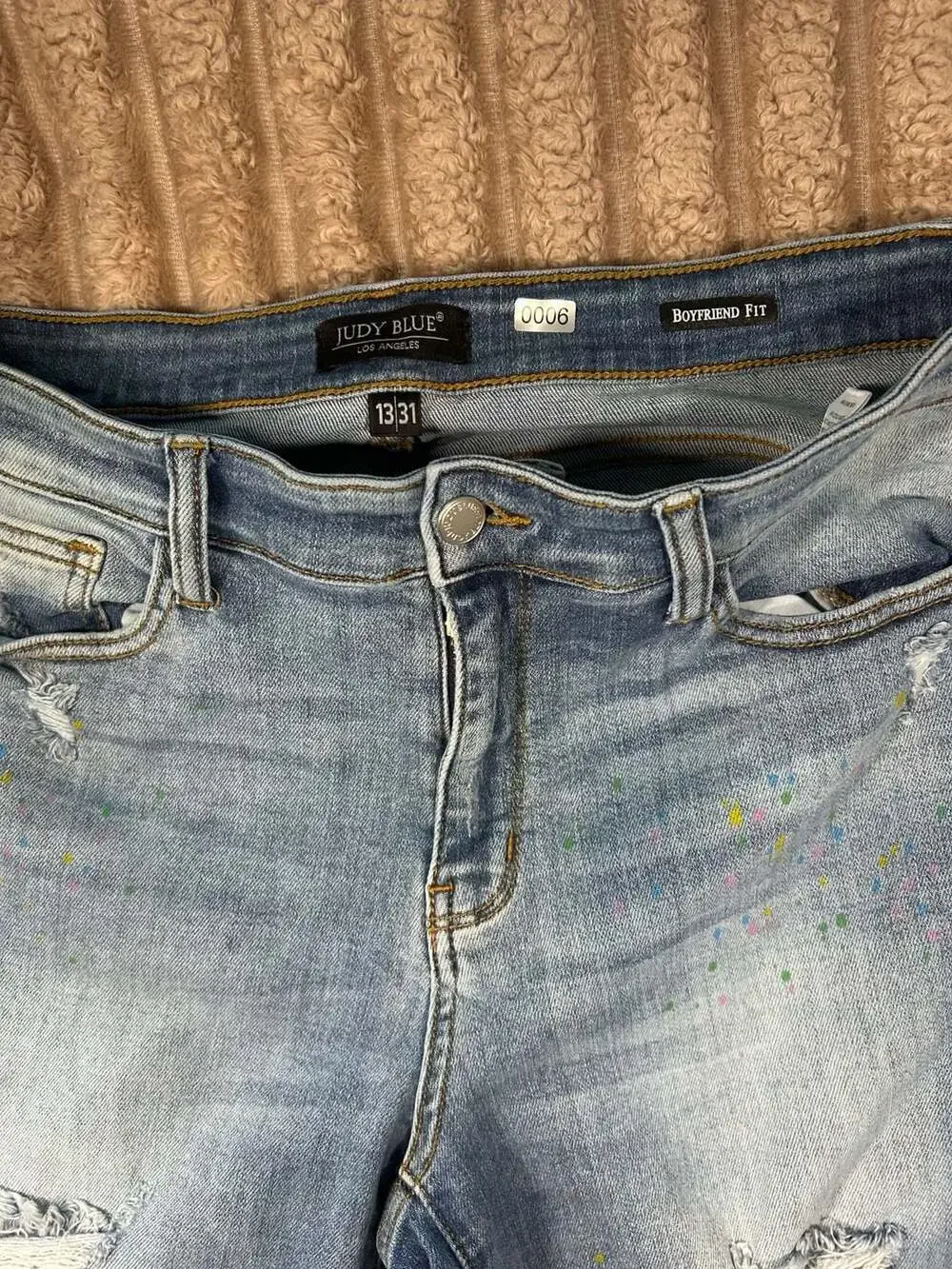 0006.) Judy Blue Paint Splatter Distressed Boyfriend Fit Jeans JB82245LT sz 13